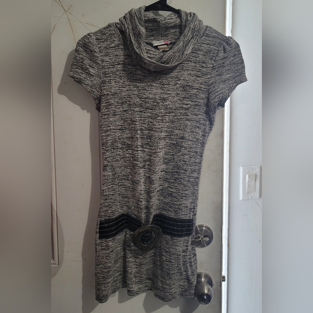 Form fitting comfy top